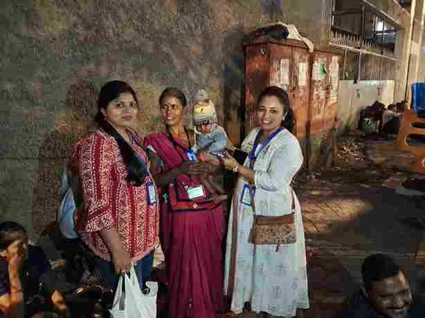 Meal Distribution outside the Hospital